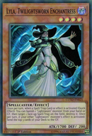 Lyla, Hechicera Jurada del Crepúsculo [COTD-EN025] Súper Rara 